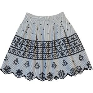 Talbots Skirt Gray Black White Eyelet Floral Scalloped Hem Side Zipper- 6 Petite